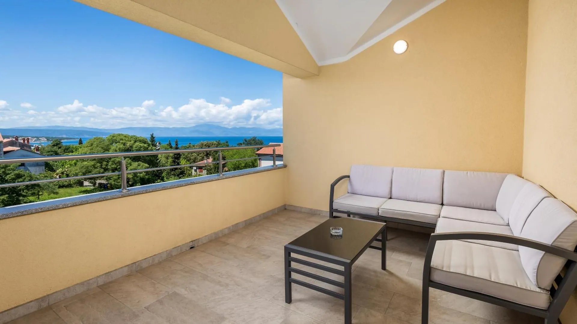 Apartment Mario By El-Pi Tours Malinska