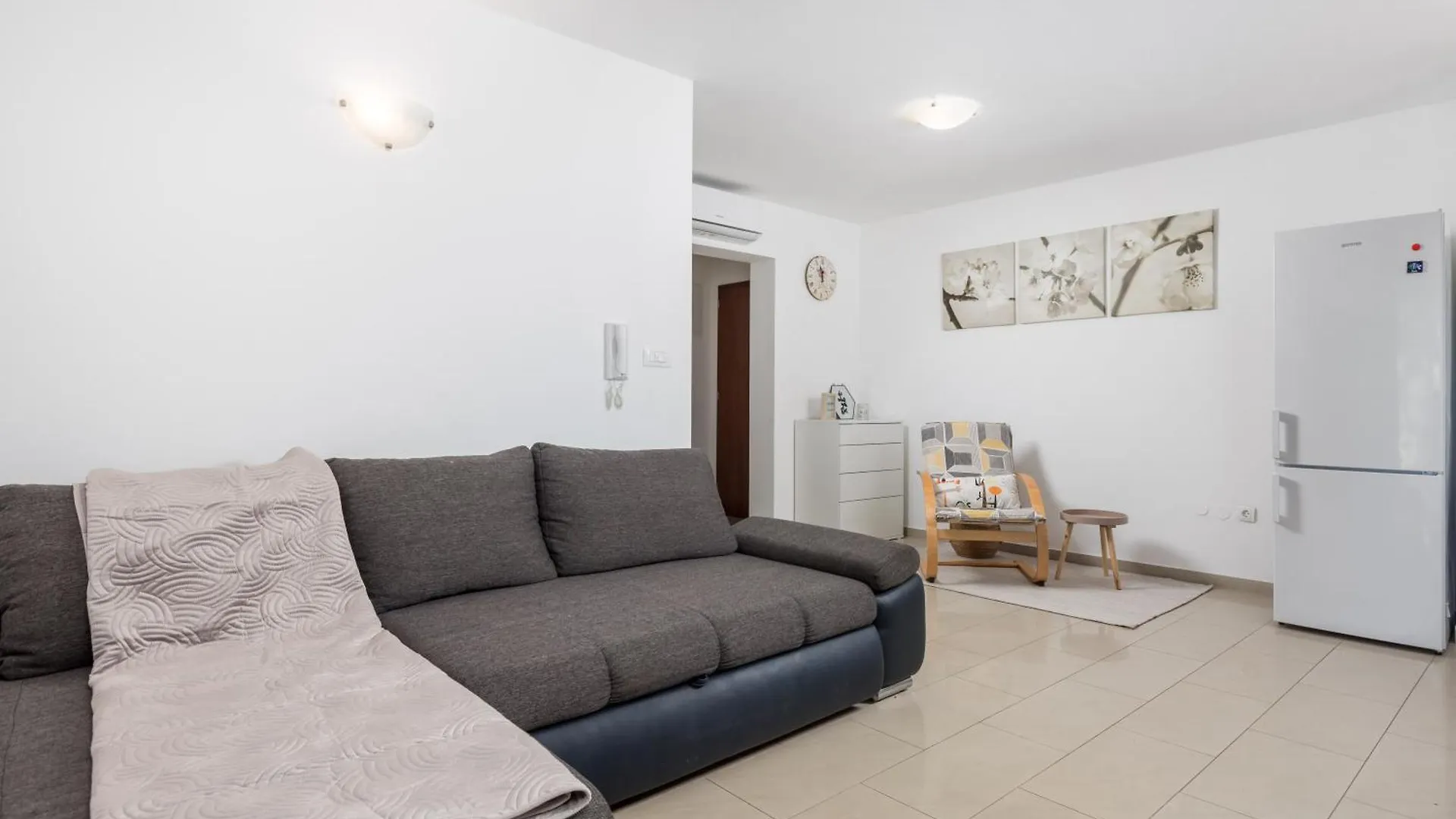 Apartment Mario By El-Pi Tours Malinska Kroatien